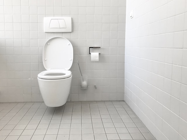 How to Adjust The Fill Valve In A Toilet Like A Pro