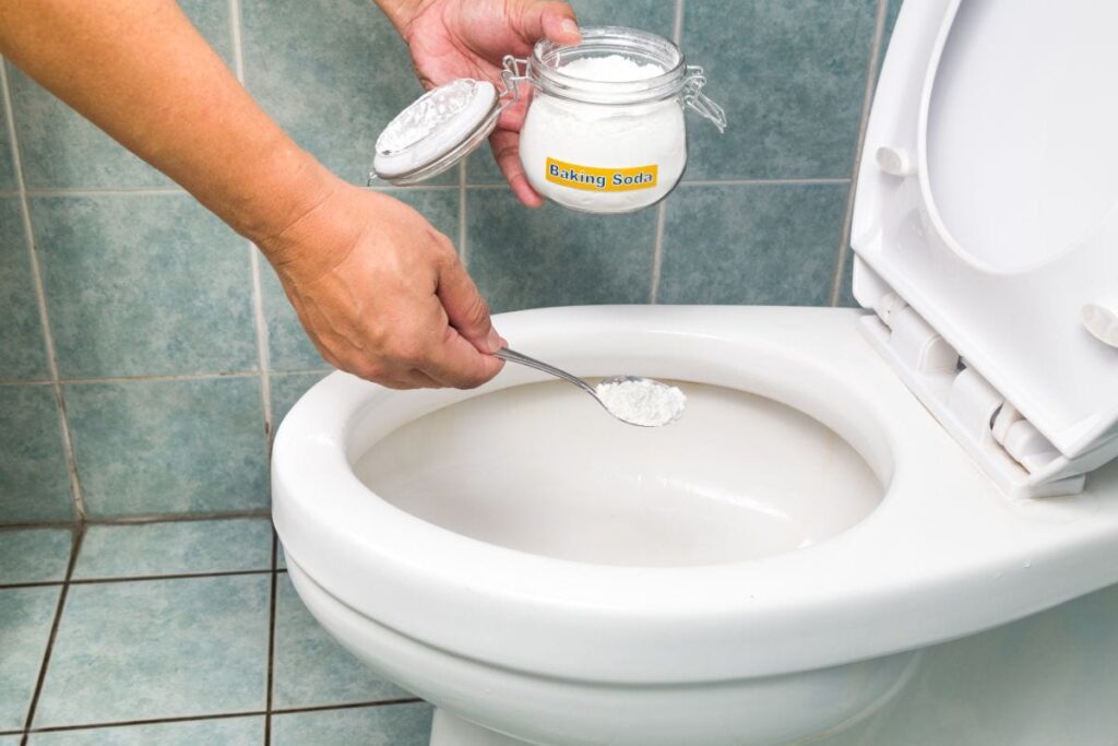 Vinegar and Baking Soda to clean toilet